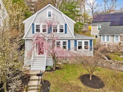 98 W Border Rd