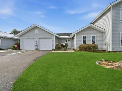 210 Elton Court W