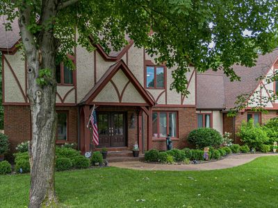 1279 Hedge Ln