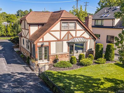 955 Forest Ave