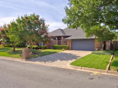 604 Gunnison Dr