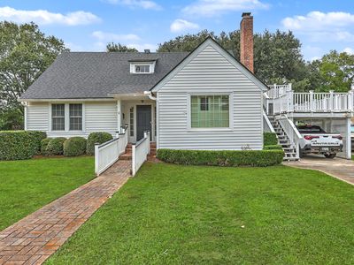 4 Oakdale Pl