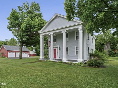 6 Halfmoon Drive