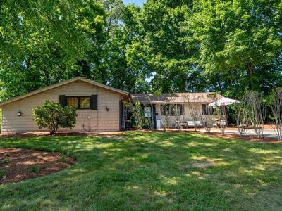 11 Ruth Dr