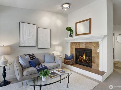 9512 1st Avenue NE #402