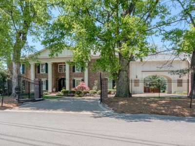 107 Sturbridge Dr