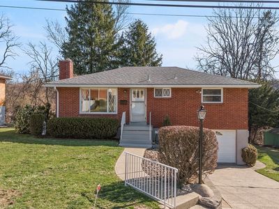 108 Lehr Ave