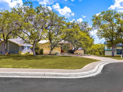 15106 Circle Oak