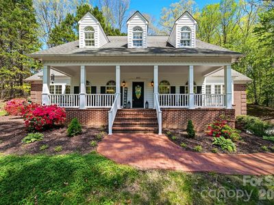 401 Stonecroft Dr SE