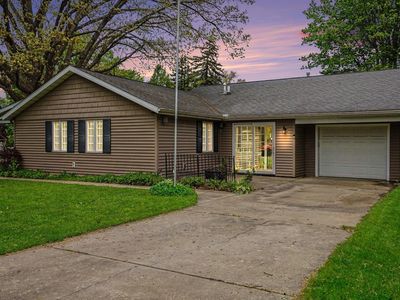 2720 Hilltop Dr