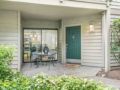 1392 Bellevue Way NE #1