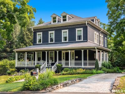 11 Pleasant Street
