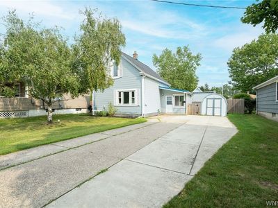 84 Chapel Ave