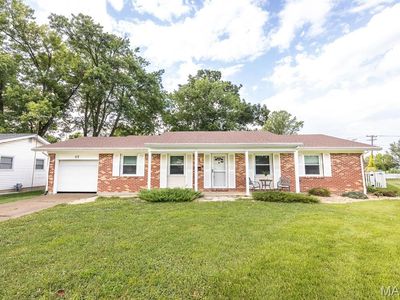 17 Coachlight Dr