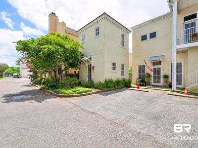 2 Masonic Dr #A