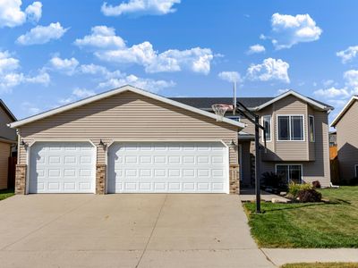 802 18th Ave W