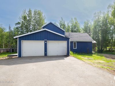 1001 S Woodcrest Cir