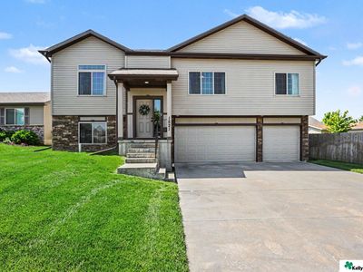 1521 W Silverado Dr