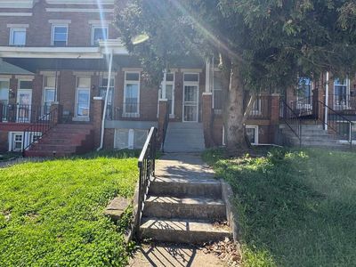 2815 Clifton Ave