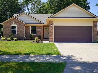 Property at 51819 Kings Pointe Dr, New Baltimore, MI