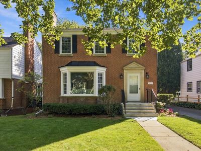 2107 Lincolnwood Dr