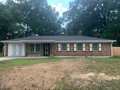 8741 Auburn Dr