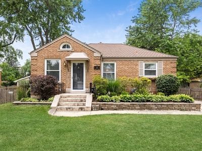 Property at (Undisclosed Address), Clarendon Hills, IL