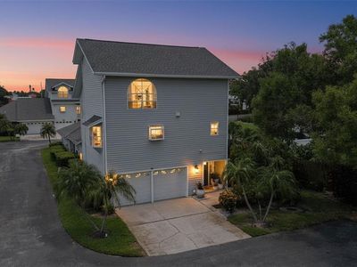 11722 CURRIE LANE #J1