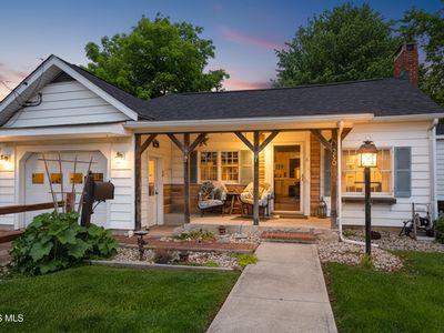 250 W Patterson St