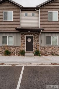 1323 Boston Ct