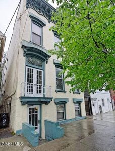 487 Washington Avenue