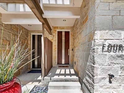 4230 Travis St APT 4