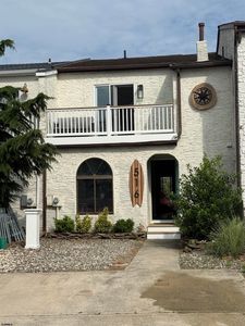 516 Lagoon Blvd