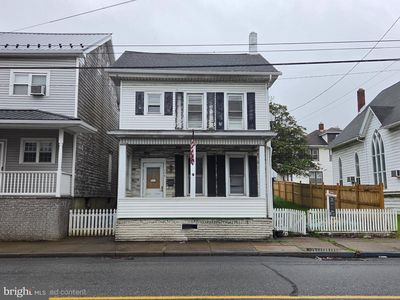 706 Main St