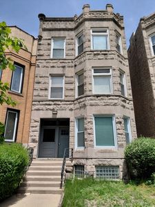432 E 45th Pl