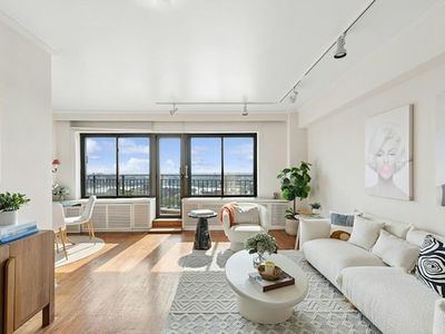 55 E End Ave APT 16D