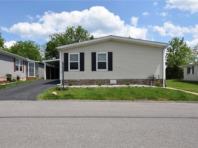 464 Canterbury Cir