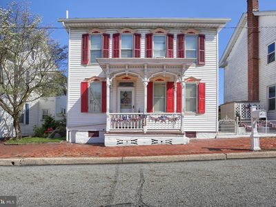 229 W Main St