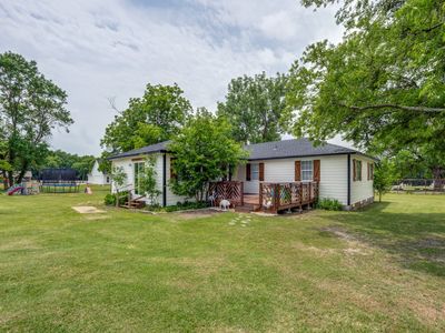Property at 411 W Houston St, Leonard, TX