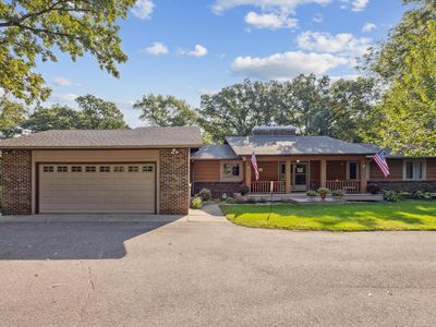 9060 Lakewood Shore Rd NW