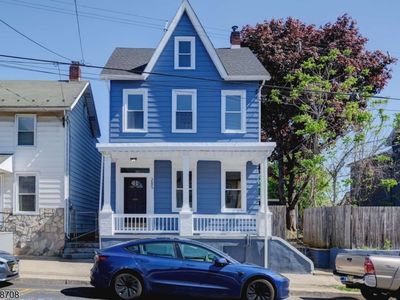 285 Chambers St