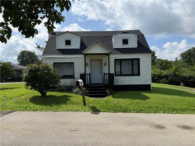 323 Warner Aly
