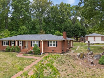107 Edgewood Dr