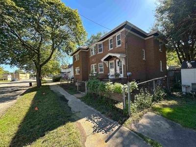 1011 15th Ave
