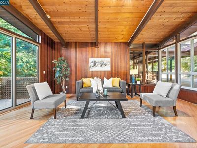 2949 Holyrood Dr