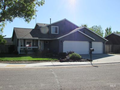 940 N Miner Ave