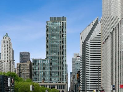 130 N Garland Ct APT 3205