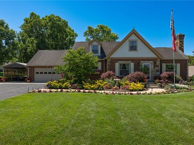 1000 E Linden Ave