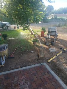 2437 N La Grande Dr E