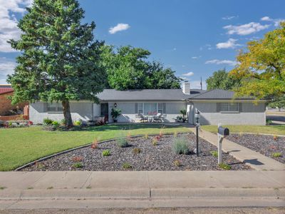Property at 405 Bailey Ave, Dumas, TX